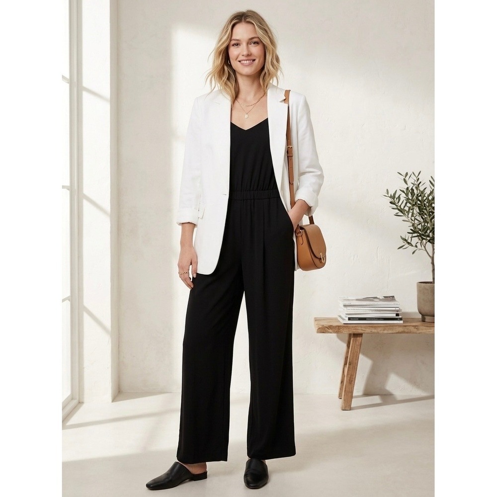 Banana Republic Black Wide Leg Camisole Jumpsuit Size 2 Adjustable Straps Pocket